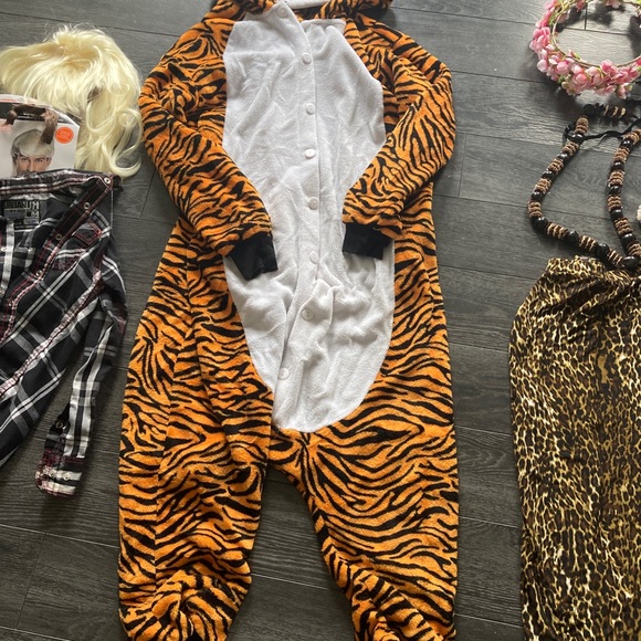 Tiger King group/family costumes. Joe exotic/Carol Baskin/Tiger - Picture 3 of 6